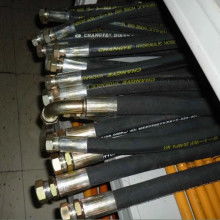 余姚市榮鑫水暖管件廠 高品質(zhì)編織管與滌綸絲的專業(yè)制造商